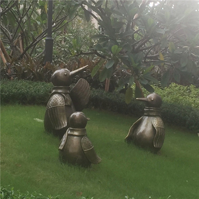 Handgemachte Bronzegarten-Statuen-dekorative Pinguin-Skulptur im Freien