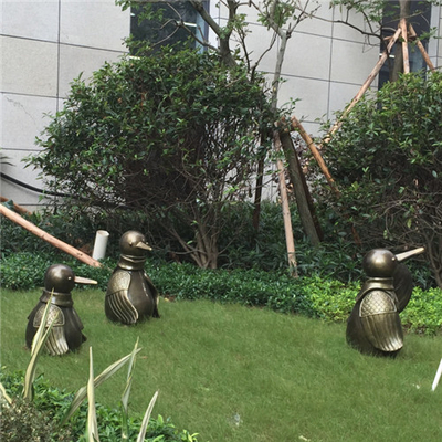 Handgemachte Bronzegarten-Statuen-dekorative Pinguin-Skulptur im Freien