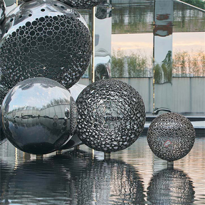 Hohle silberne Edelstahl-Ball-Skulptur dekorativ für Brunnen