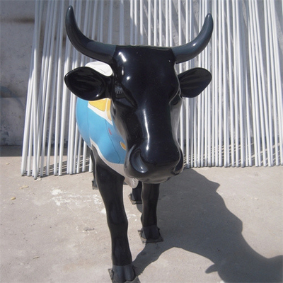 Fiberglas-malte lebensgroßer Tierstatuen-Garten Kuh-Skulpturen für Mall
