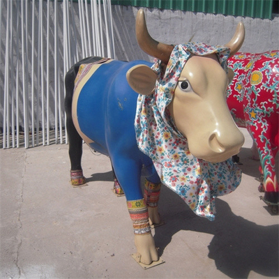 Fiberglas-malte lebensgroßer Tierstatuen-Garten Kuh-Skulpturen für Mall