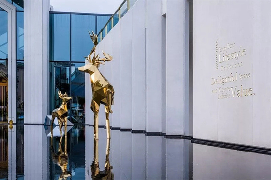 Edelstahl-Garten-Tier gestaltet geometrische große Metallrotwild-Polierstatue
