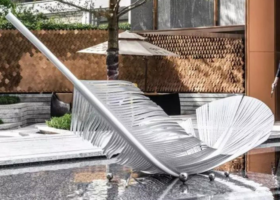 Handgemachte Feder-Pool im Freien gestaltet Metall Art Sculpture des Edelstahl-3D