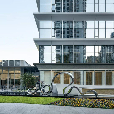 Errichtende Eingangs-Zusammenfassungs-Metallskulpturen moderner Art Polished im Freien