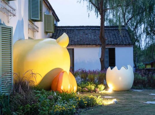 Nettes Karikatur-Ei-Hühnergarten-Skulptur-Fiberglas fertigte besonders an