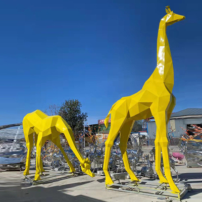 Geometrie-Garten-Tier gestaltet besonders angefertigte Giraffen-Garten-Statue die im Freien